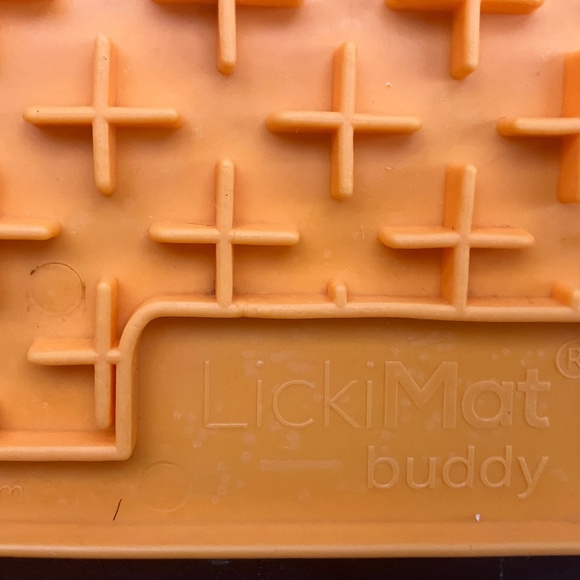 Lickimat Buddy Dog Lick Pad - Picture 5 of 7